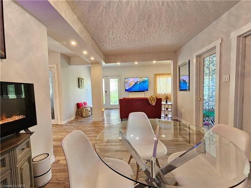 381 Washington Road, Fort Erie, ON - Indoor Photo Showing Dining Room