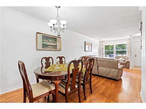 6495 Malibu Drive, Niagara Falls, ON - Indoor Photo Showing Dining Room