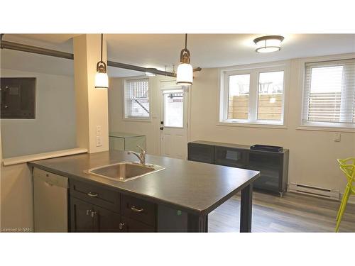 2 Adie Place, St. Catharines, ON - Indoor Photo Showing Kitchen