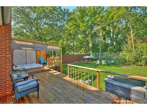 5737 Brookfield Avenue, Niagara Falls, ON - Outdoor With Deck Patio Veranda With Exterior