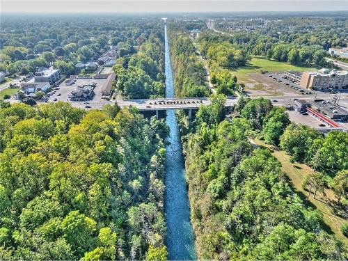 5737 Brookfield Avenue, Niagara Falls, ON - Outdoor With View