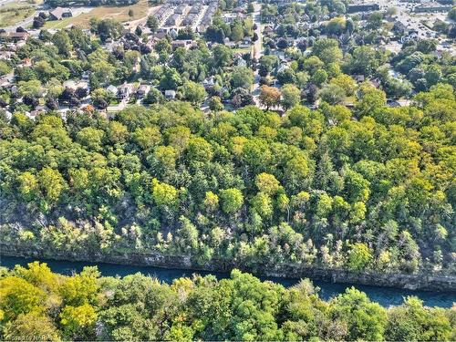 5737 Brookfield Avenue, Niagara Falls, ON - Outdoor With View