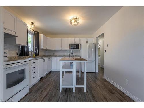 19 Wallace Avenue, Port Colborne, ON - Indoor Photo Showing Kitchen