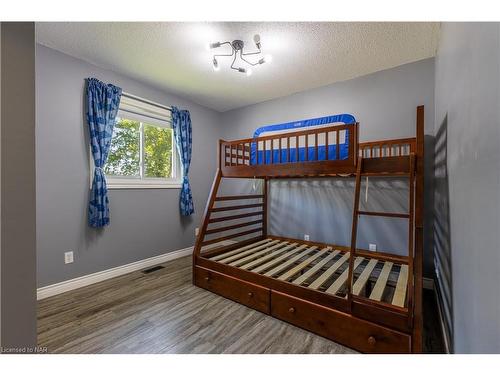 19 Wallace Avenue, Port Colborne, ON - Indoor Photo Showing Bedroom