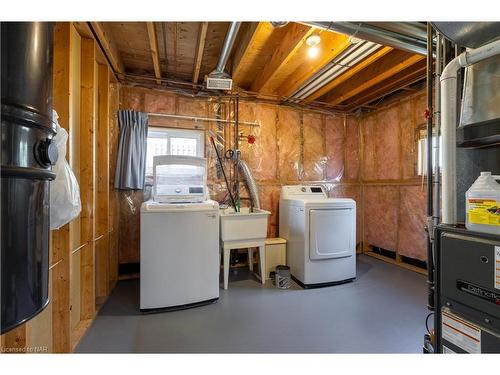 19 Wallace Avenue, Port Colborne, ON - Indoor Photo Showing Laundry Room