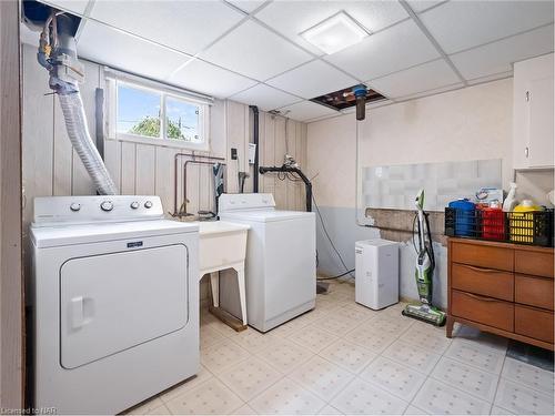 107 Ost Avenue, Port Colborne, ON - Indoor Photo Showing Laundry Room