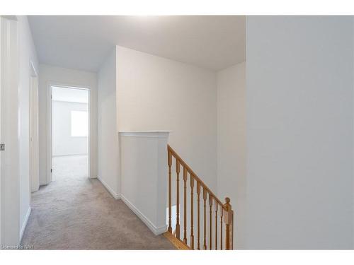 7711 Redbud Lane, Niagara Falls, ON - Indoor Photo Showing Other Room