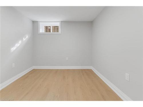 131 Manning Avenue, Hamilton, ON - Indoor Photo Showing Other Room