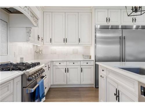 18 Four Mile Creek Road, Niagara-On-The-Lake, ON - Indoor Photo Showing Kitchen With Upgraded Kitchen