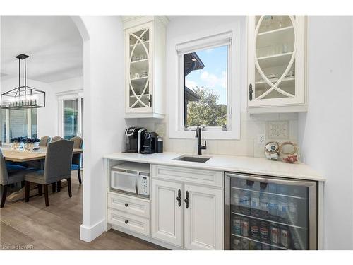 18 Four Mile Creek Road, Niagara-On-The-Lake, ON - Indoor Photo Showing Dining Room