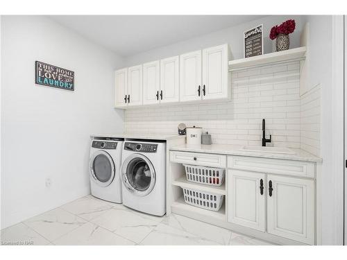 18 Four Mile Creek Road, Niagara-On-The-Lake, ON - Indoor Photo Showing Laundry Room