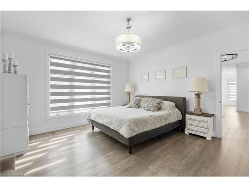 18 Four Mile Creek Road, Niagara-On-The-Lake, ON - Indoor Photo Showing Bedroom