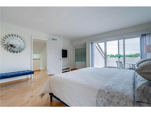 5109 River Road, Niagara Falls, ON - Indoor Photo Showing Bedroom