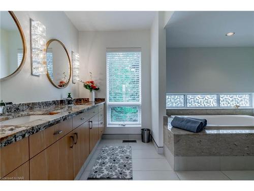 5109 River Road, Niagara Falls, ON - Indoor Photo Showing Bathroom