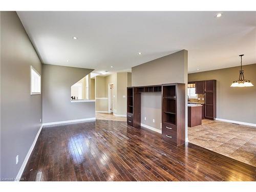 58 Carlisle Drive, Welland, ON - Indoor