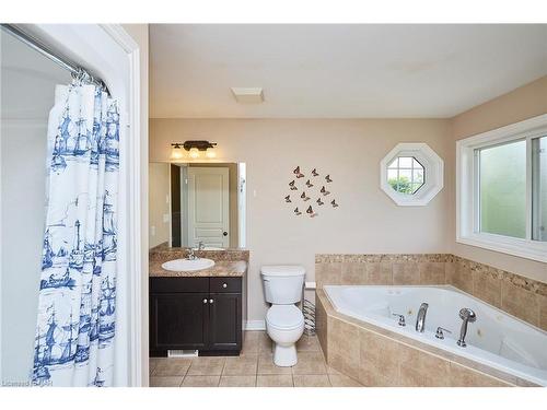 58 Carlisle Drive, Welland, ON - Indoor Photo Showing Bathroom