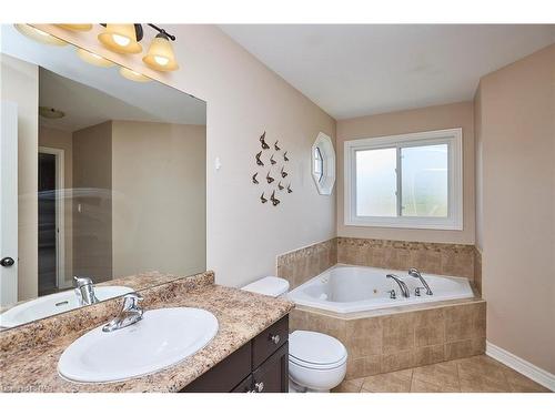 58 Carlisle Drive, Welland, ON - Indoor Photo Showing Bathroom