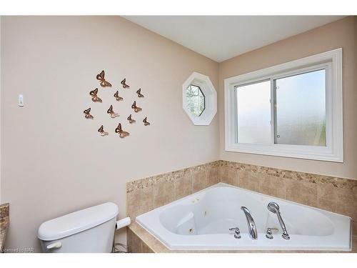 58 Carlisle Drive, Welland, ON - Indoor Photo Showing Bathroom