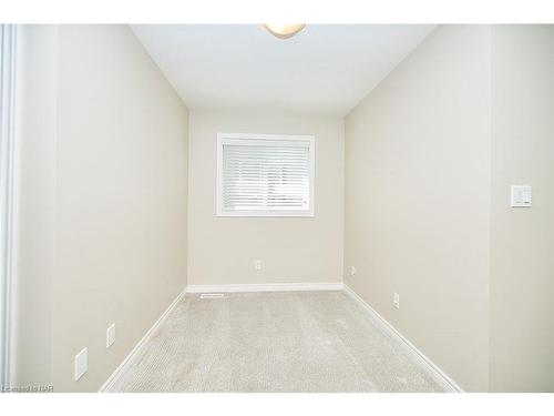 4468 Shuttleworth Drive, Niagara Falls, ON - Indoor Photo Showing Other Room