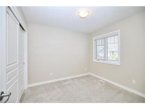 4468 Shuttleworth Drive, Niagara Falls, ON - Indoor Photo Showing Other Room