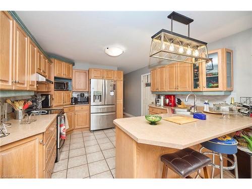 1345 Parkside Avenue, Fort Erie, ON - Indoor Photo Showing Kitchen