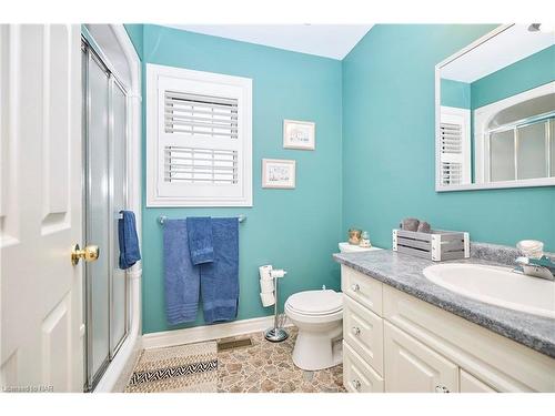 1345 Parkside Avenue, Fort Erie, ON - Indoor Photo Showing Bathroom