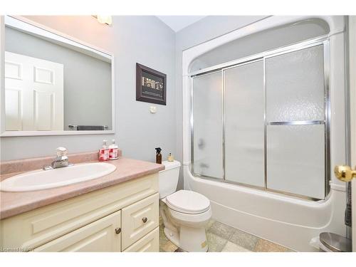 1345 Parkside Avenue, Fort Erie, ON - Indoor Photo Showing Bathroom