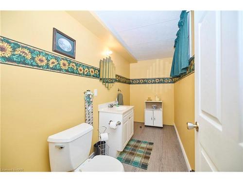 1345 Parkside Avenue, Fort Erie, ON - Indoor Photo Showing Bathroom