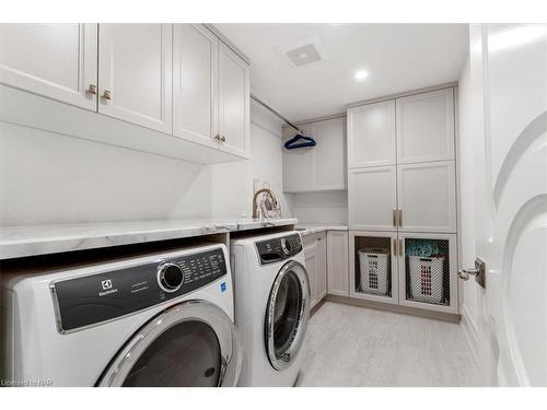 29 Power Glen, St. Catharines, ON - Indoor Photo Showing Laundry Room