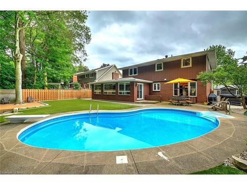 16 Blackwood Crescent, Fonthill, ON - Outdoor With In Ground Pool With Backyard With Exterior