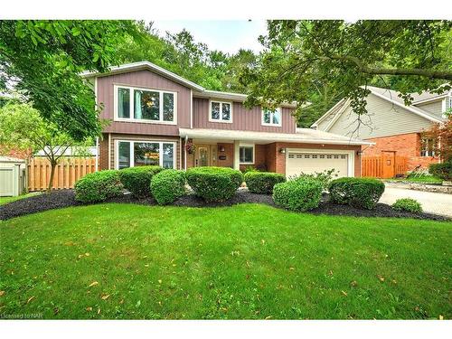 16 Blackwood Crescent, Fonthill, ON - Outdoor With Deck Patio Veranda With Facade