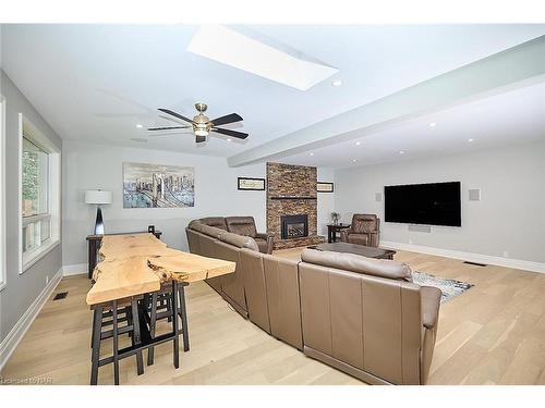 16 Blackwood Crescent, Fonthill, ON - Indoor Photo Showing Living Room With Fireplace