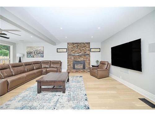 16 Blackwood Crescent, Fonthill, ON - Indoor Photo Showing Living Room With Fireplace