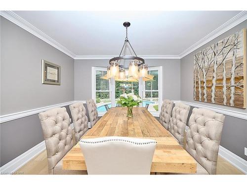 16 Blackwood Crescent, Fonthill, ON - Indoor Photo Showing Dining Room