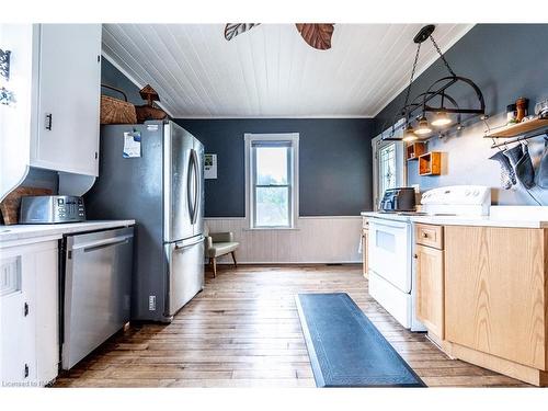 962 Robinson Road, Dunnville, ON - Indoor Photo Showing Kitchen