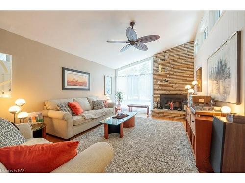 5 Claremount Circle, Welland, ON - Indoor Photo Showing Living Room With Fireplace