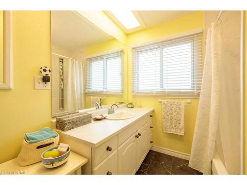 5 Claremount Circle, Welland, ON - Indoor Photo Showing Bathroom