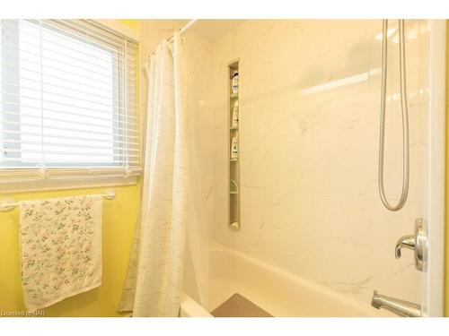 5 Claremount Circle, Welland, ON - Indoor Photo Showing Bathroom