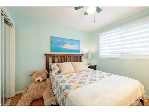 5 Claremount Circle, Welland, ON - Indoor Photo Showing Bedroom