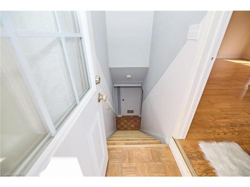 7635 Ronnie Crescent, Niagara Falls, ON - Indoor Photo Showing Bathroom