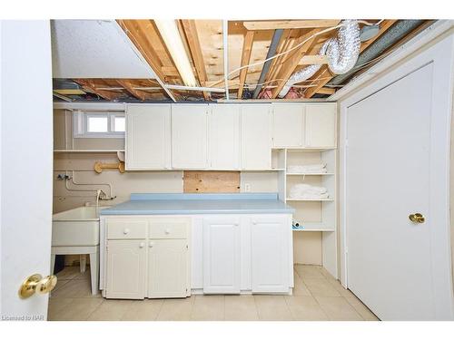 7635 Ronnie Crescent, Niagara Falls, ON - Indoor Photo Showing Basement