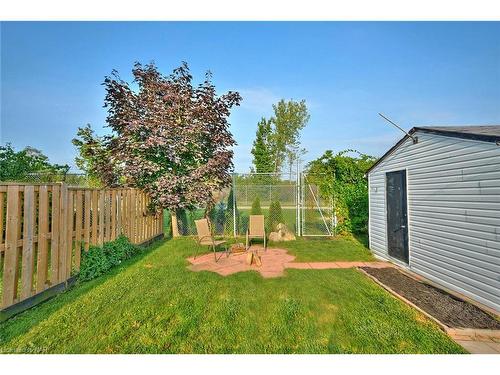 7635 Ronnie Crescent, Niagara Falls, ON - Outdoor With Backyard