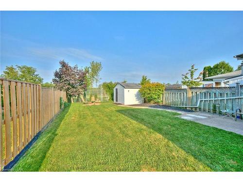 7635 Ronnie Crescent, Niagara Falls, ON - Outdoor With Backyard