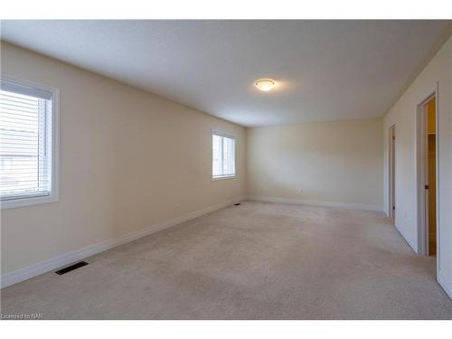 9462 Tallgrass Avenue, Niagara Falls, ON - Indoor Photo Showing Other Room