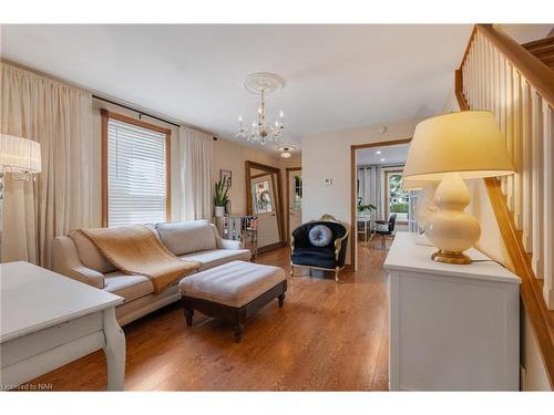 312 Clarence Street, Port Colborne, ON - Indoor Photo Showing Living Room