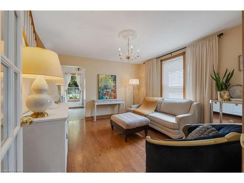 312 Clarence Street, Port Colborne, ON - Indoor Photo Showing Living Room