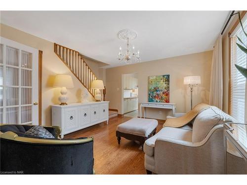 312 Clarence Street, Port Colborne, ON - Indoor Photo Showing Living Room