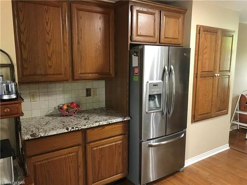 1193 Pettit Road, Fort Erie, ON - Indoor Photo Showing Kitchen