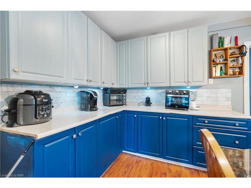 4464 Sixth Avenue, Niagara Falls, ON - Indoor Photo Showing Kitchen