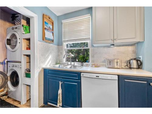 4464 Sixth Avenue, Niagara Falls, ON - Indoor Photo Showing Laundry Room